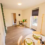 Lovely 3 Bedroom In 65m2 - Sd23n דירה